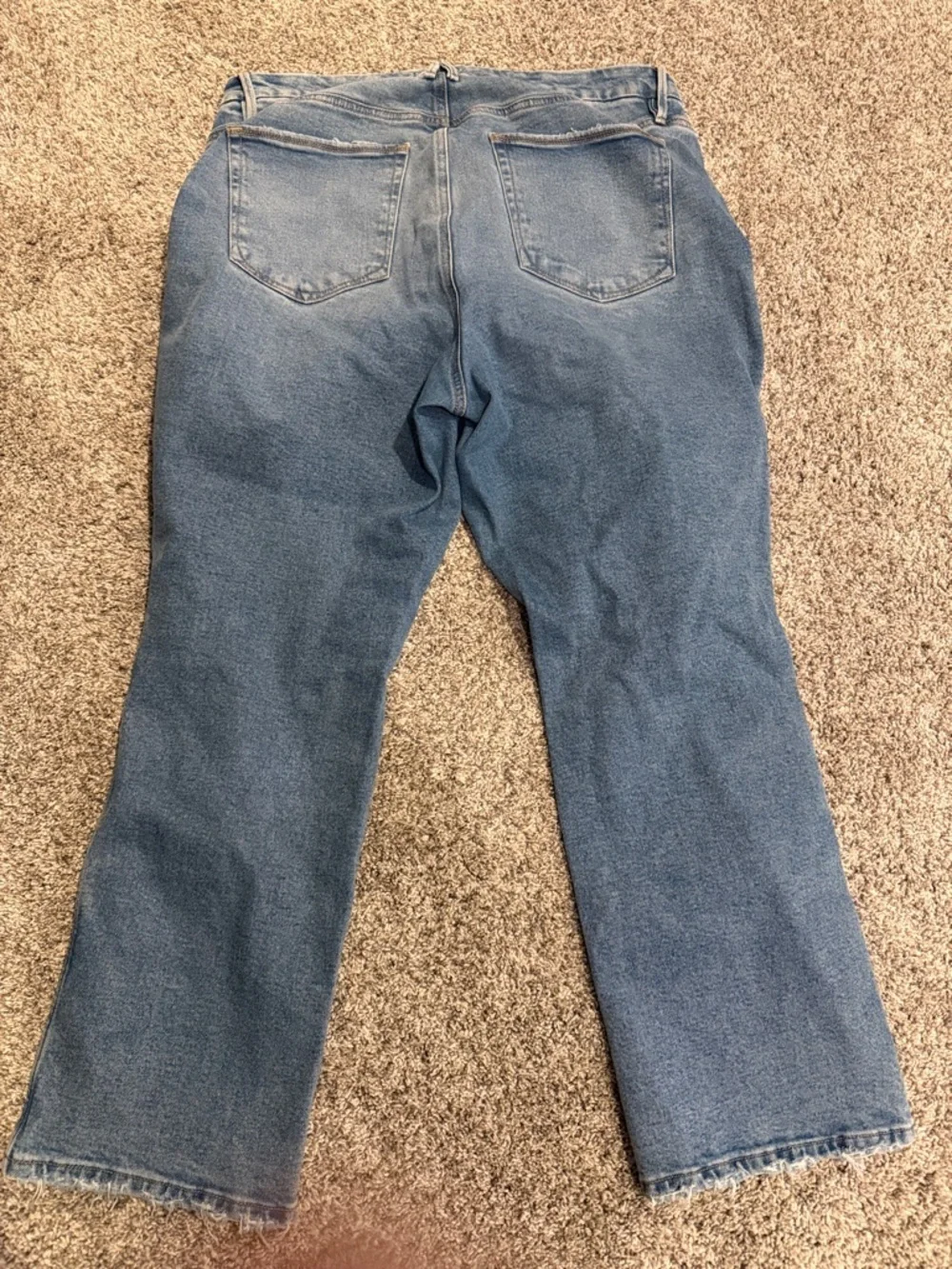 Good American Straight-Leg High-Rise Jeans in Medium Blue Wash
